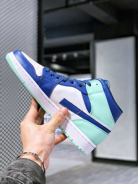 2023 sports shoes 1s basketball 1 mid mystic navy mint foam ladies man athletics designer sneakers
2023 sports shoes 1s basketball 1 mid mystic navy mint foam ladies man athletics designer sneakers