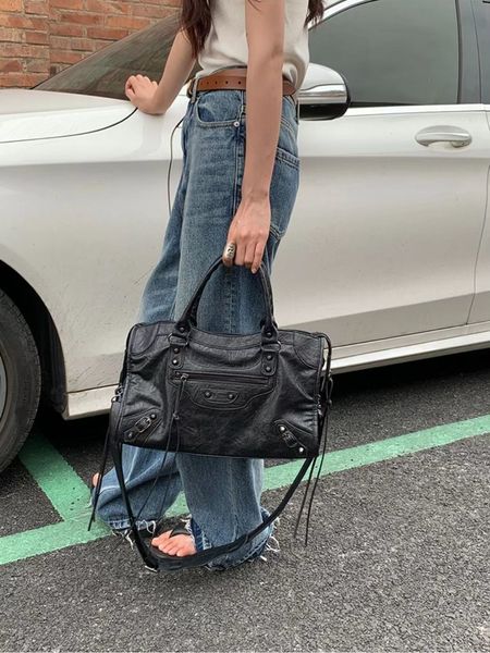 shopping bags mbti gothic tote bag black large capacity moto biker handbag for women fashion pu leather zipper spice girls punk design bag 2
shopping bags mbti gothic tote bag black large capacity moto biker handbag for women fashion pu leather zipper spice girls punk design bag 2