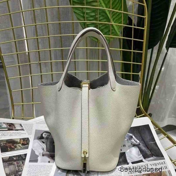 designer h ermes tote bags locks bag picotin 2023 totes togo first fashion layer leather handbag basket women s 18cm bucket with real logo
designer h ermes tote bags locks bag picotin 2023 totes togo first fashion layer leather handbag basket women s 18cm bucket with real logo