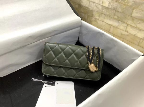 fashion women's bag high-end customized quality handbag classic business casual style women's clutch bag lambskin soft leather mod
fashion women's bag high-end customized quality handbag classic business casual style women's clutch bag lambskin soft leather mod