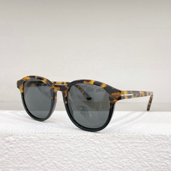 sunglasses for men and women summer 752 designers style anti-ultraviolet retro plate full frame glasses random box, White;black
sunglasses for men and women summer 752 designers style anti-ultraviolet retro plate full frame glasses random box, White;black