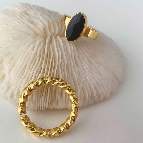 cluster rings punk personality luxury geometric oval black resin mold gothic gold finger rings for women new elegant charms jewelry 2022 l23, Golden;silver
cluster rings punk personality luxury geometric oval black resin mold gothic gold finger rings for women new elegant charms jewelry 2022 l23, Golden;silver