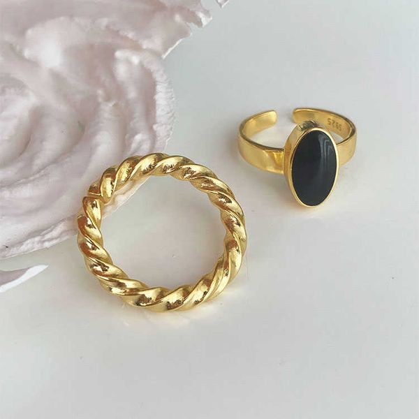 cluster rings luxury geometric oval black resin mold gothic gold finger rings for women new elegant charms jewelry gift 2022 l230306, Golden;silver
cluster rings luxury geometric oval black resin mold gothic gold finger rings for women new elegant charms jewelry gift 2022 l230306, Golden;silver