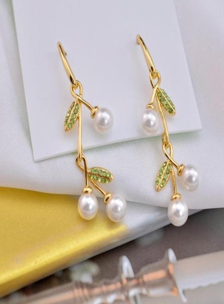 dangle chandelier european and american elegant glass pearl cute sweet lady earringsdangle3561048, Silver
dangle chandelier european and american elegant glass pearl cute sweet lady earringsdangle3561048, Silver