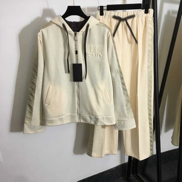 23ss women sports suit chest stereo letter embossed long-sleeved hooded zipper coat high waist wide leg trousers double-sided wear womens cl, Gray
23ss women sports suit chest stereo letter embossed long-sleeved hooded zipper coat high waist wide leg trousers double-sided wear womens cl, Gray