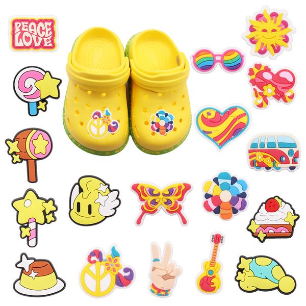 wholesale 100pcs sun cupcake peace love pudding pvc shoe designer colorful decorations buckle for children croc jibz button clog, White;pink
wholesale 100pcs sun cupcake peace love pudding pvc shoe designer colorful decorations buckle for children croc jibz button clog, White;pink
