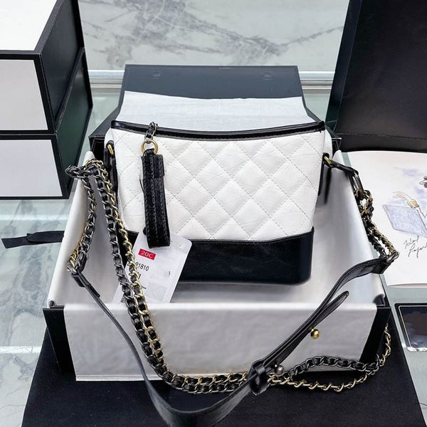 trend zipper women badge classic shoulder bag versatile letter hardware multi chain luxury handbag designer crossbody bag mini underarm wall
trend zipper women badge classic shoulder bag versatile letter hardware multi chain luxury handbag designer crossbody bag mini underarm wall