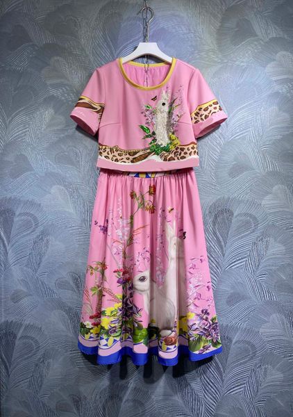 two piece dress star's same vintage print 2023 spring new round neck print with half skirt set for women's aging temperament two-p, White
two piece dress star's same vintage print 2023 spring new round neck print with half skirt set for women's aging temperament two-p, White