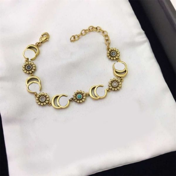double letter gold plated flower bracelets designer for women trendy tiktok fashionable daisy retro metal crystal charm bangle luxury diamon, Golden;silver
double letter gold plated flower bracelets designer for women trendy tiktok fashionable daisy retro metal crystal charm bangle luxury diamon, Golden;silver