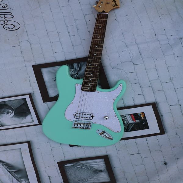 special price green st high-quality guitar, rosewood fingerboard, high-end pickup, our shop can customize various guitars
special price green st high-quality guitar, rosewood fingerboard, high-end pickup, our shop can customize various guitars
