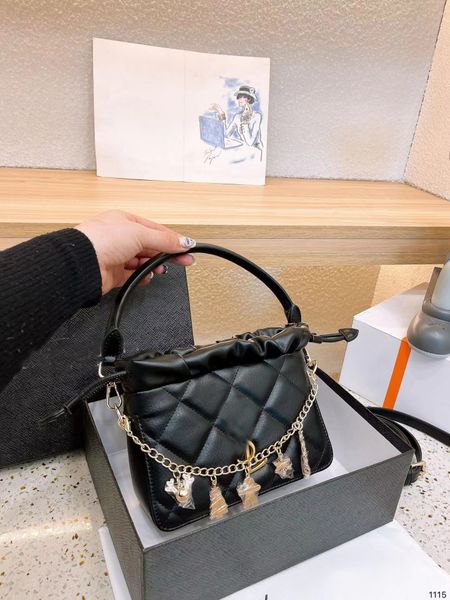 versatile fashion food basket handbag designer bag cool and cute can be saku the food basket is too suitable in any season
versatile fashion food basket handbag designer bag cool and cute can be saku the food basket is too suitable in any season