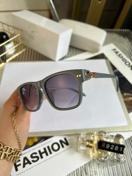 luxurious designer versage sunglass versage womsunglasses ens sage mens punk personality metal frame fashion trend toad fashion baseball 202, White;black
luxurious designer versage sunglass versage womsunglasses ens sage mens punk personality metal frame fashion trend toad fashion baseball 202, White;black