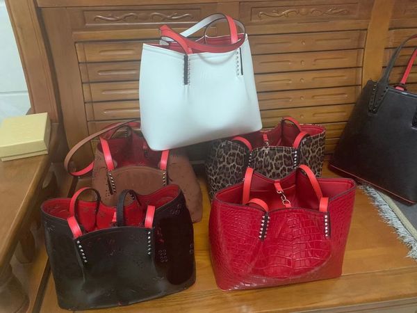 women shoulder bags genuine leather black white handbag rivets color bottoms wallets spikes bow crossbody designer messenger bag
women shoulder bags genuine leather black white handbag rivets color bottoms wallets spikes bow crossbody designer messenger bag