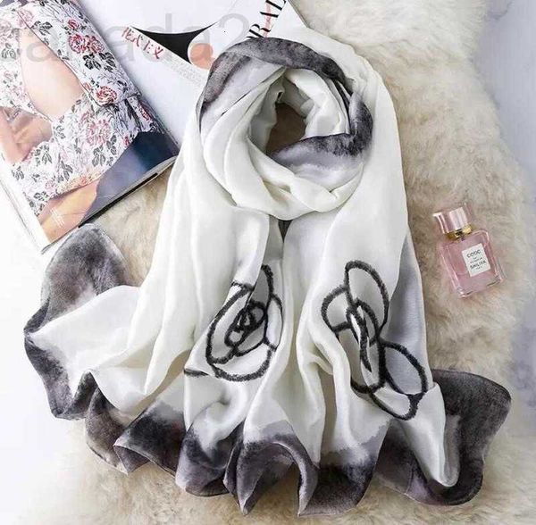 designer 2021ss women famous designer flower printing gift scarfs pure silk scarf summer autumn mixed color thin sunscreen 49u2, Blue;gray
designer 2021ss women famous designer flower printing gift scarfs pure silk scarf summer autumn mixed color thin sunscreen 49u2, Blue;gray