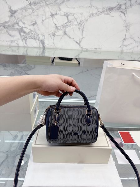 fashion cowhide boston bag mini shoulder bag women bag large capacity zipper opening designer new luxury bag
fashion cowhide boston bag mini shoulder bag women bag large capacity zipper opening designer new luxury bag