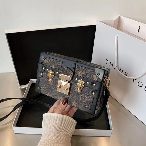 women trunk bag fashion shoulder bags designer mini square box leather handbags old flower classical handbag crossbody wallets lvs bag
women trunk bag fashion shoulder bags designer mini square box leather handbags old flower classical handbag crossbody wallets lvs bag
