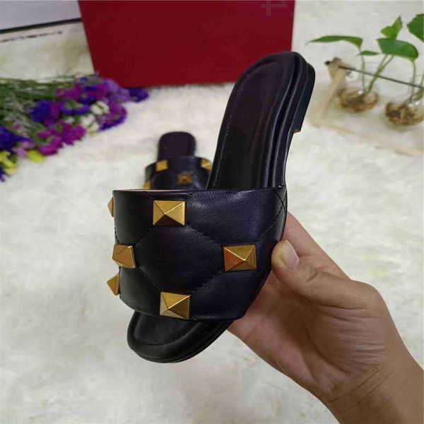 design women fashion slippers luxury valentinolies summer men flip flops es slope heel letter casual shoe flat sandals 03-016 5fz9, Black
design women fashion slippers luxury valentinolies summer men flip flops es slope heel letter casual shoe flat sandals 03-016 5fz9, Black