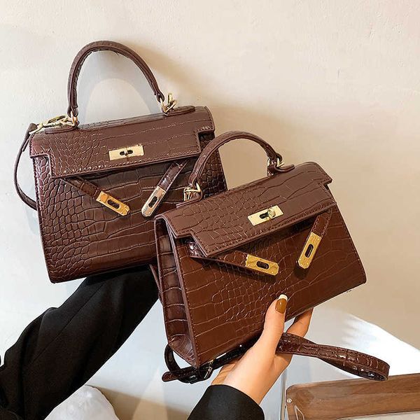 h kelys designer bags 2023 winter size simple metal buckle fashion one shoulder messenger crocodile pu small square
h kelys designer bags 2023 winter size simple metal buckle fashion one shoulder messenger crocodile pu small square