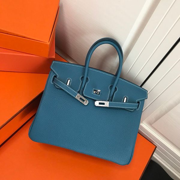 designer tote bag 25/30/35cm lady clemence handbags women luxury shopping bags silver hardware thread large capacity totes bags first layer
designer tote bag 25/30/35cm lady clemence handbags women luxury shopping bags silver hardware thread large capacity totes bags first layer