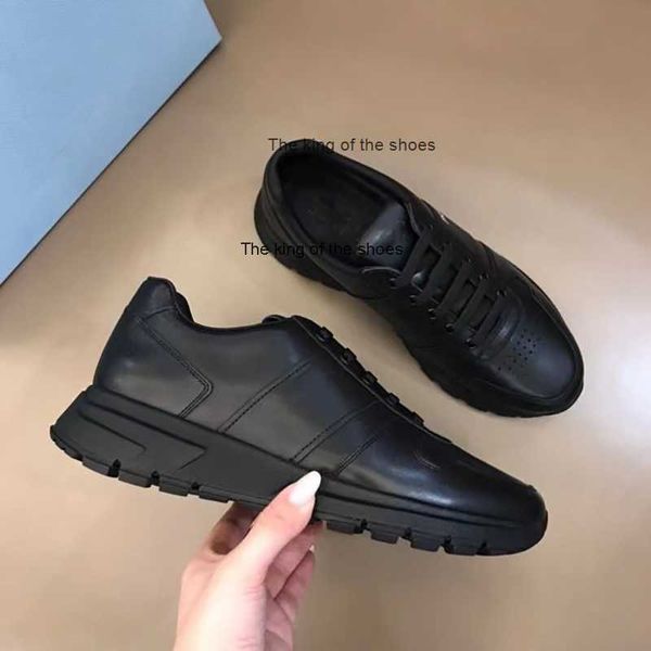 2023 og mens prax 01 sneakers designer shoes soft leather lace-up flat runner trainer nylon luxury rubber sole with box us11 no 276, Black
2023 og mens prax 01 sneakers designer shoes soft leather lace-up flat runner trainer nylon luxury rubber sole with box us11 no 276, Black