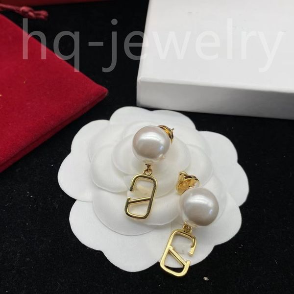 2023 luxury master diamond studs 14k white gold design women's earrings letter v earrings charm gift388, Golden;silver
2023 luxury master diamond studs 14k white gold design women's earrings letter v earrings charm gift388, Golden;silver