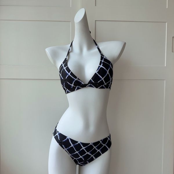 mix 15 styles swimsuit classics fashion bikini set women fashion swimwear inventory bandage bathing suits with pad tags, White;black
mix 15 styles swimsuit classics fashion bikini set women fashion swimwear inventory bandage bathing suits with pad tags, White;black