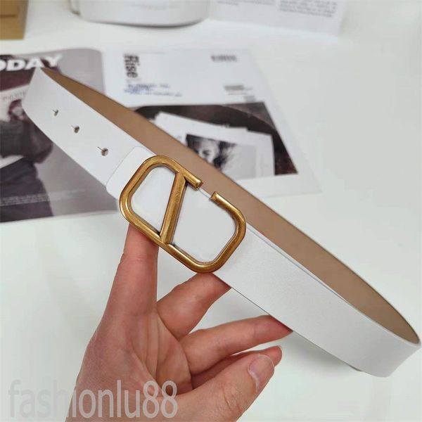 gold plated buckle luxury belts for men designer belt letter about 2.5cm width common design ceinture ladiesvintage elegant beautiful wear d, Black;brown
gold plated buckle luxury belts for men designer belt letter about 2.5cm width common design ceinture ladiesvintage elegant beautiful wear d, Black;brown