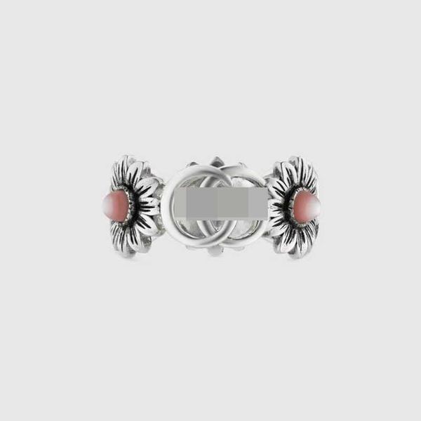 2023 new luxury fashion jewelry for sterling silver small daisy powder shell personality for men and women lovers ring valentine's day
2023 new luxury fashion jewelry for sterling silver small daisy powder shell personality for men and women lovers ring valentine's day