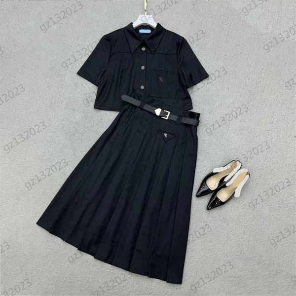 black two piece dress luxury brand classic logo embellished lapel short sleeve jacket detachable belt design mid-length pleated skirts two p, White
black two piece dress luxury brand classic logo embellished lapel short sleeve jacket detachable belt design mid-length pleated skirts two p, White