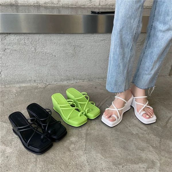 summer toe slipper women's 2023 new square-headed thick-soled word drag temperament fashion joker slim slippers., Black
summer toe slipper women's 2023 new square-headed thick-soled word drag temperament fashion joker slim slippers., Black