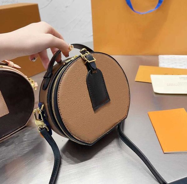 round shoulder bag womens mini handbag designer handbag china 2023 new leather womens small messenger purse
round shoulder bag womens mini handbag designer handbag china 2023 new leather womens small messenger purse