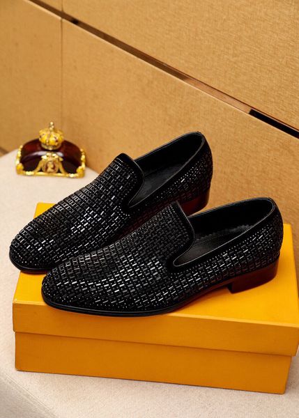 2023 mens designer dress shoes wedding fashion office rhinestone business flats male brand formal shoes size 38-45, Black
2023 mens designer dress shoes wedding fashion office rhinestone business flats male brand formal shoes size 38-45, Black
