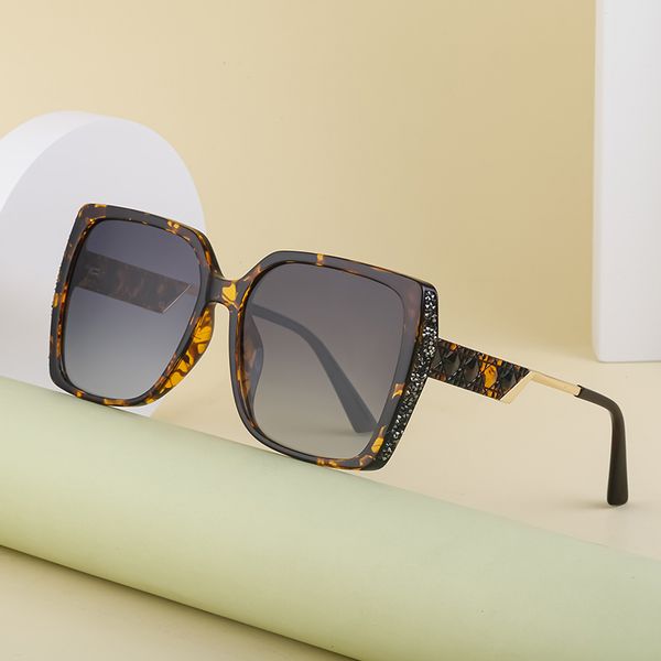 luxury desihner sunglasses polaroid lens mens women goggle senior fashion eyewear for women sun glasses frame vintage metal uv 400 sun glass, White;black
luxury desihner sunglasses polaroid lens mens women goggle senior fashion eyewear for women sun glasses frame vintage metal uv 400 sun glass, White;black