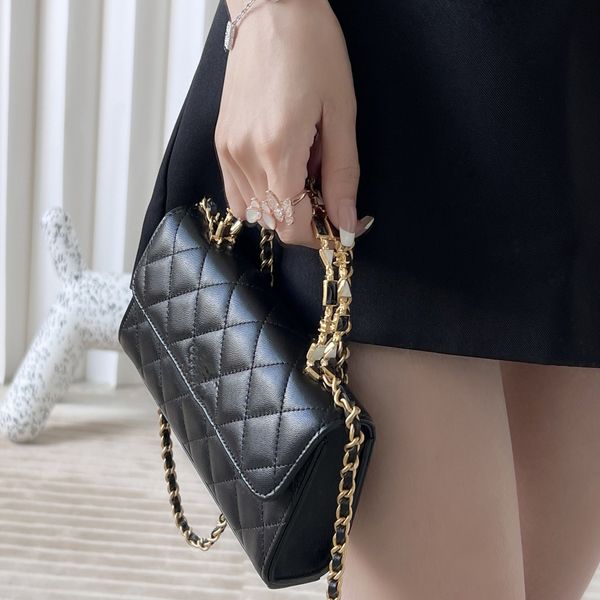 delicate knockoff designer shoulder bag 18cm enamel handle sheepskin crossbody bag with box yc127
delicate knockoff designer shoulder bag 18cm enamel handle sheepskin crossbody bag with box yc127