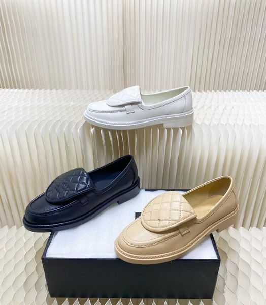 casual shoes designer loafer lambskin shoes women loafers catwalk luxury leather outdoor calfskin fashion size 35-41, Black
casual shoes designer loafer lambskin shoes women loafers catwalk luxury leather outdoor calfskin fashion size 35-41, Black