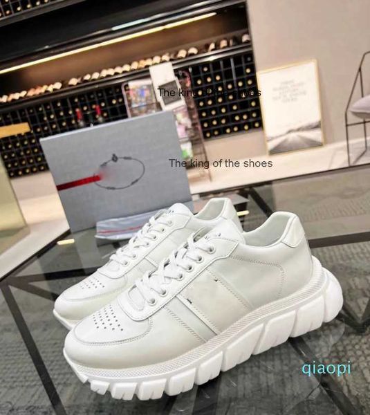 2022 new fashion sport-design men prax sneakers shoes re-nylon brushed leather rubber triangle lightweight chunky sole outdoor trainers, Black
2022 new fashion sport-design men prax sneakers shoes re-nylon brushed leather rubber triangle lightweight chunky sole outdoor trainers, Black