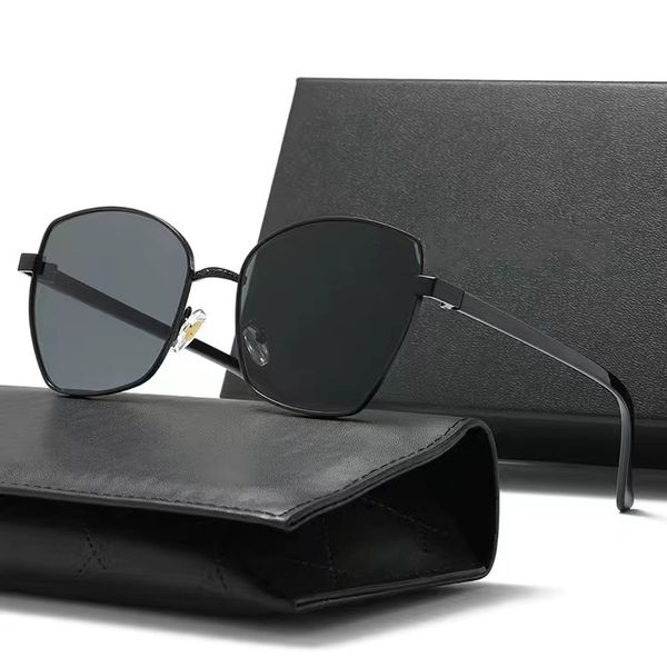 ch1991piece fashion sunglasses glasses sunglasses designer men's ladies brown case black metal frame dark lens, White;black
ch1991piece fashion sunglasses glasses sunglasses designer men's ladies brown case black metal frame dark lens, White;black
