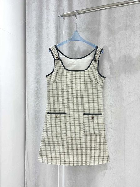 check dress sleeveless detachable sling pocket design u-neck dress custom agate button tweed casual maxiskit designer clothes summer, Black;gray
check dress sleeveless detachable sling pocket design u-neck dress custom agate button tweed casual maxiskit designer clothes summer, Black;gray