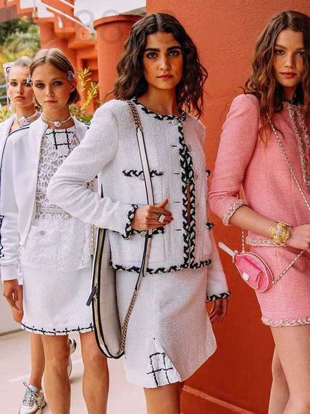 women's wool & blends designer new brand jacket 2023 fashion high-end autumn winter metal chain tweed coat leisure spring coats cardiga, Black
women's wool & blends designer new brand jacket 2023 fashion high-end autumn winter metal chain tweed coat leisure spring coats cardiga, Black