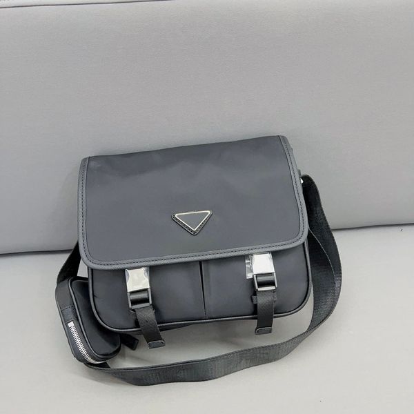 designer tote classical two-in-one postman bag luxury women men oblique straddle shoulder bags fashion nylon envelope backage
designer tote classical two-in-one postman bag luxury women men oblique straddle shoulder bags fashion nylon envelope backage