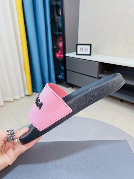 new slippers designer sandals men and women slippers summer flip-flops couple style casual sandals luminous non-slip bathroom beach shoes, Black
new slippers designer sandals men and women slippers summer flip-flops couple style casual sandals luminous non-slip bathroom beach shoes, Black
