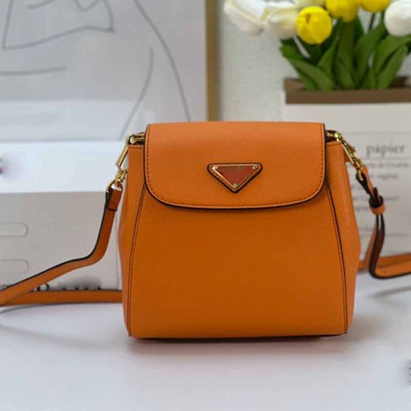 women's shoulder crossbody bag leather designer tote bag alphabet logo mini wallet women clutch bag with detachable shoulders strap han
women's shoulder crossbody bag leather designer tote bag alphabet logo mini wallet women clutch bag with detachable shoulders strap han