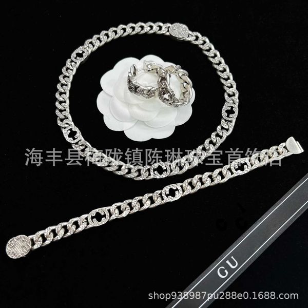 2023 new luxury fashion jewelry for earrings high version new chain hollowed-out necklace family advanced interlocking bracelet silver
2023 new luxury fashion jewelry for earrings high version new chain hollowed-out necklace family advanced interlocking bracelet silver