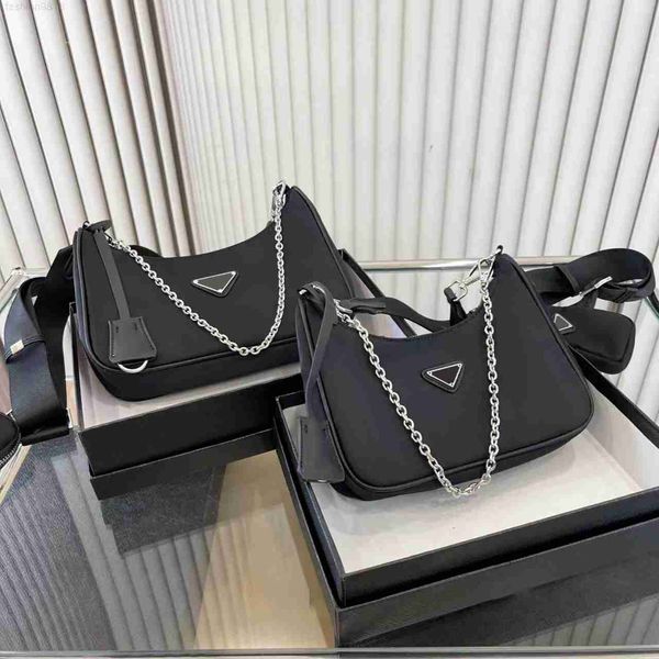 triangle nylon re-edition 2005 2000 3piece bag fashion travel beach handbags designer luxury seller crossbody purses classic clutch
triangle nylon re-edition 2005 2000 3piece bag fashion travel beach handbags designer luxury seller crossbody purses classic clutch