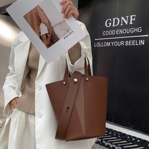 luxury women's design bucket bag bag female new leather commuter bag large capacity tote bag 0526-111
luxury women's design bucket bag bag female new leather commuter bag large capacity tote bag 0526-111
