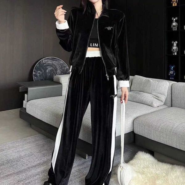23ss designer brand women sports casual suit velvet suit straight pants coat set autumn winter european trend womens clothing a1, Gray
23ss designer brand women sports casual suit velvet suit straight pants coat set autumn winter european trend womens clothing a1, Gray