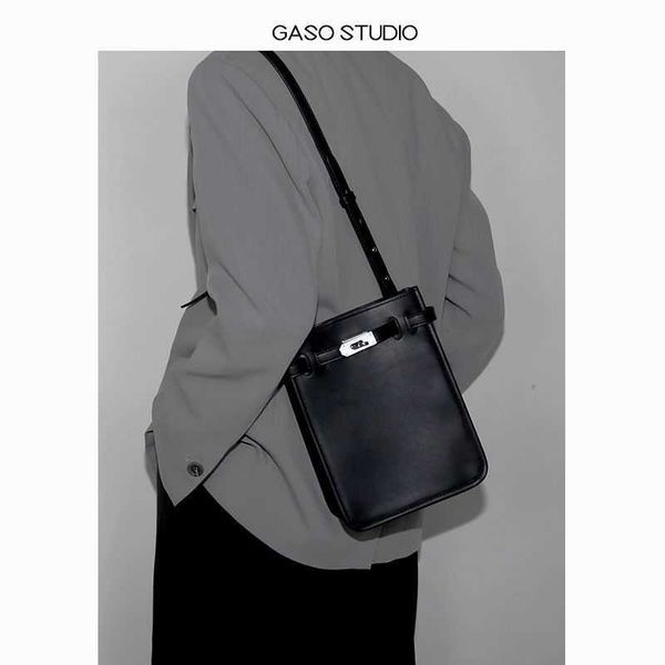 original edition designer bags guangxia gaso cross-body tote bag small and small design high grade simple one
original edition designer bags guangxia gaso cross-body tote bag small and small design high grade simple one