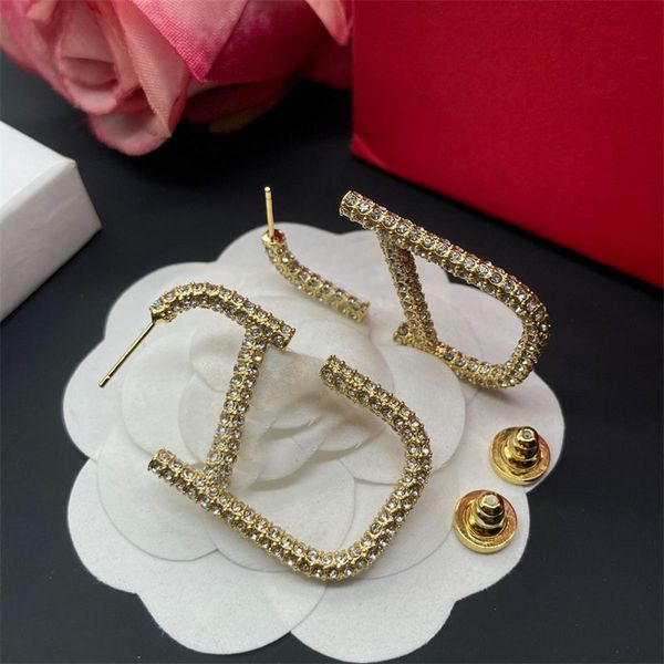 rhinestone womens luxury stud earring diamonds street small needle iced out earing v letter chic jewllery alloy orecchini female men gold co, Golden;silver
rhinestone womens luxury stud earring diamonds street small needle iced out earing v letter chic jewllery alloy orecchini female men gold co, Golden;silver