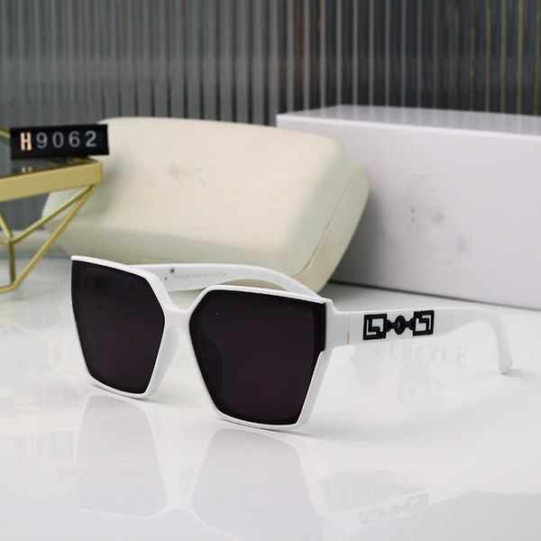 luxurious versage sunglass vercace sunglasses white ens sage mens punk personality metal frame fashion trend toad fashion baseball, White;black
luxurious versage sunglass vercace sunglasses white ens sage mens punk personality metal frame fashion trend toad fashion baseball, White;black