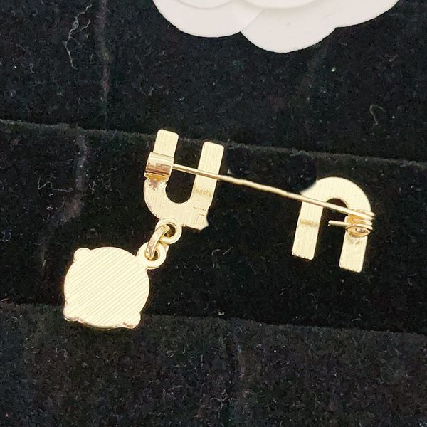 designer love pearl brooch luxury women's street monogram brooch brand vintage style pins romantic couple gift jewelry logo brooch 18k, Gray
designer love pearl brooch luxury women's street monogram brooch brand vintage style pins romantic couple gift jewelry logo brooch 18k, Gray